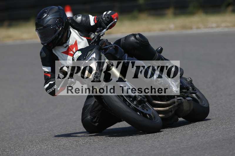 /Archiv-2023/28 05.06.2023 Moto Club Anneau du Rhin/vert-medium/31-1